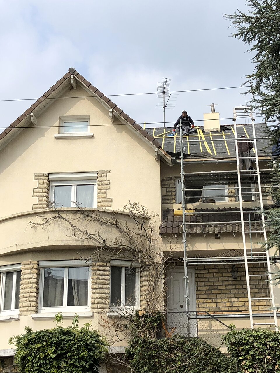 Couvreur à Suresnes (92150) dans les Hauts de Seine (92).